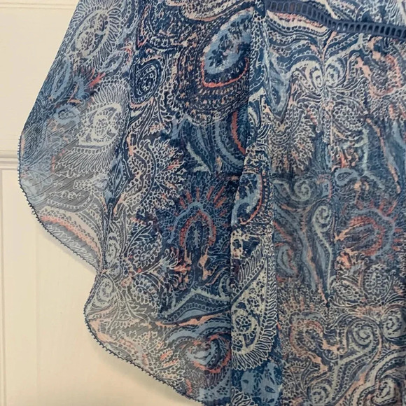 1X Sonoma Sheer Paisley print short flutter sleeve blouse.  100% polyester - Picture 4 of 5